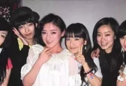 闺蜜进娱乐圈吃瓜视频,一场吃瓜盛宴背后的故事